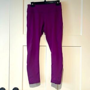 Zella cropped legging; size S; lattice detail; fuchsia pink
